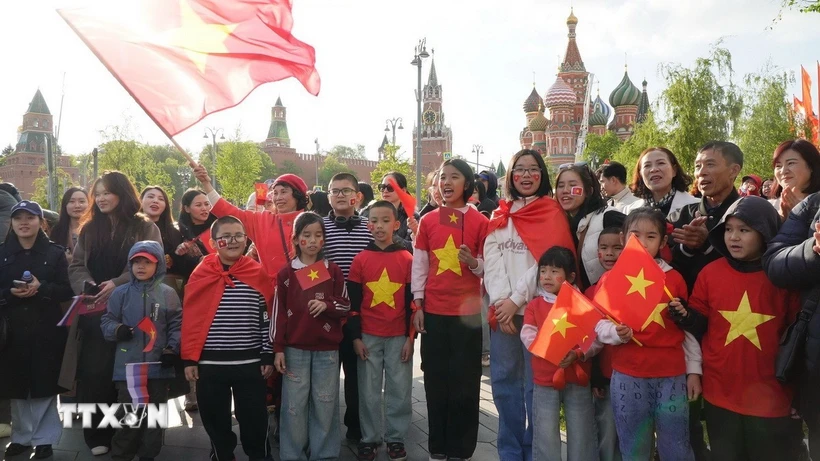 Thắm thiết tình quân và dân Việt Nam tại Liên bang Nga